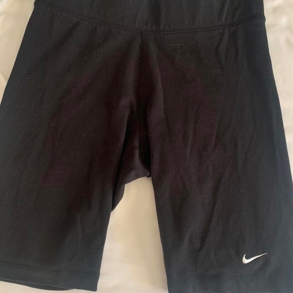 black nike biker shorts - Picture 2 of 4